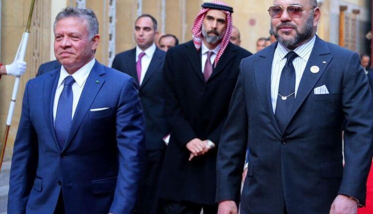 الملك محمد السادس يطمئنّ هاتفياً على صحة العاهل الأردني