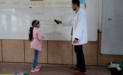 عريضة إلكترونية للمطالبة بوقف تدريس مواد بالفرنسية في المدارس