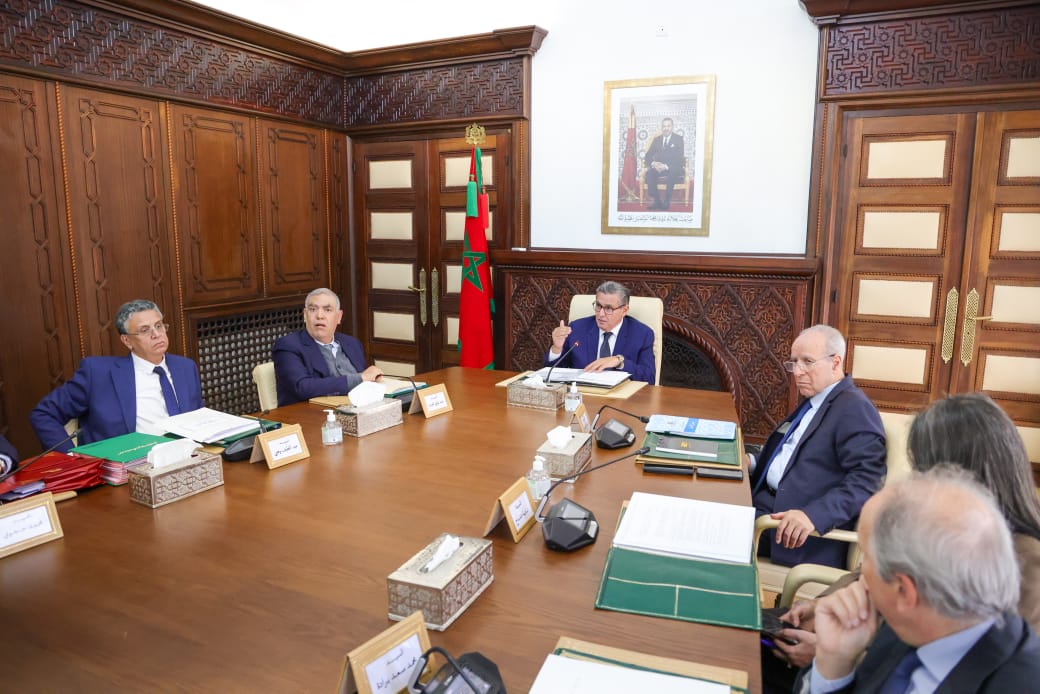 الحكومة تصادق على تحيين بعض الإجراءات بشأن مخالفات السير