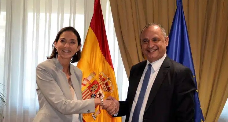 مزور يتباحث مع نظيرته الإسبانية بمدريد سبل التعاون الصناعي