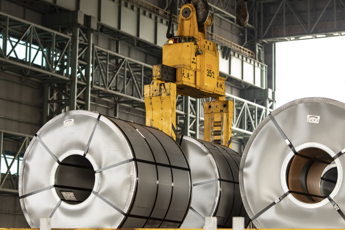 فرض رسم وقائي على واردات صفائح الصلب لحماية الصناعة الوطنية