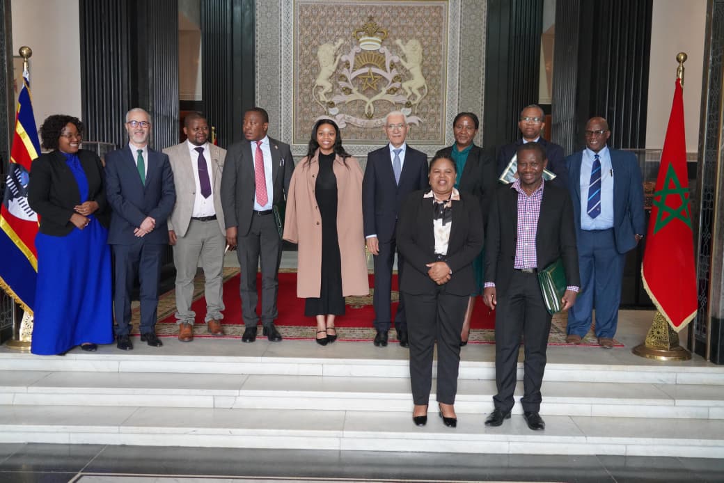 رئيس مجلس النواب يبحث مع وفد من إسواتيني تعزيز التعاون البرلماني والرقابة المالية