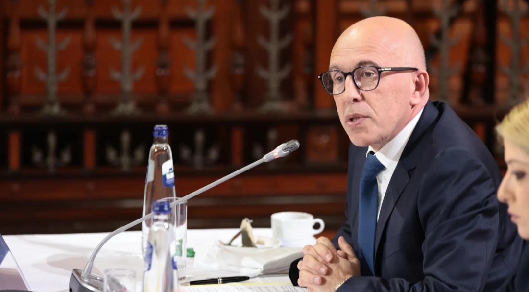 الاعتراف بمغربية الصحراء.. رئيس حزب فرنسي يدعوا ماكرون إلى السير على خطى إسرائيل